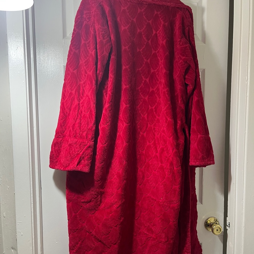 Luxurious‎ Red Women's Robe - Picture 3 of 7